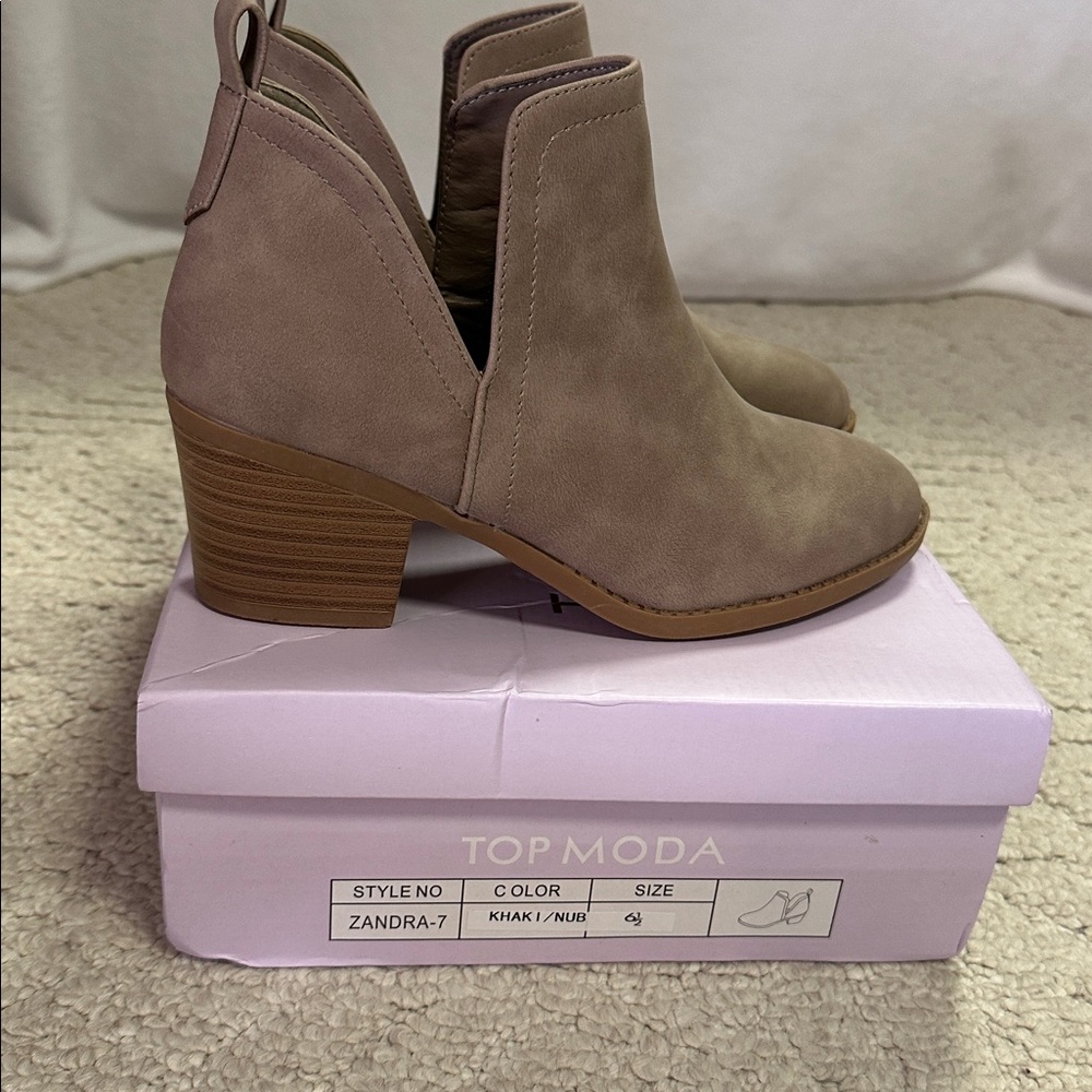 Top Moda Zandra Women's Khaki Tan Ankle Booties NWT Size 6.5